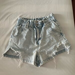 SO brand paperbag mom shorts distressed high waist light denim wash size 1/25